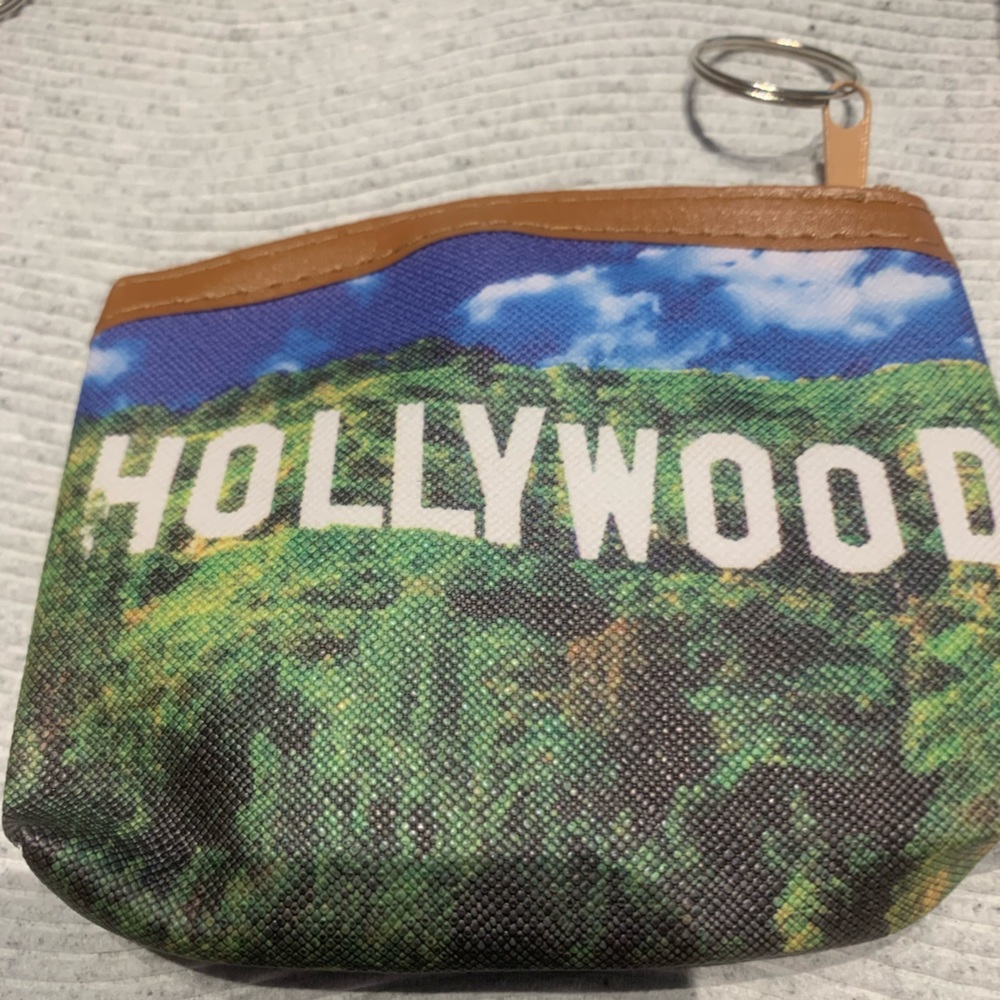 Hollywood Los Angeles Zip Coin Purse with Keychain Ring Great for change NEW